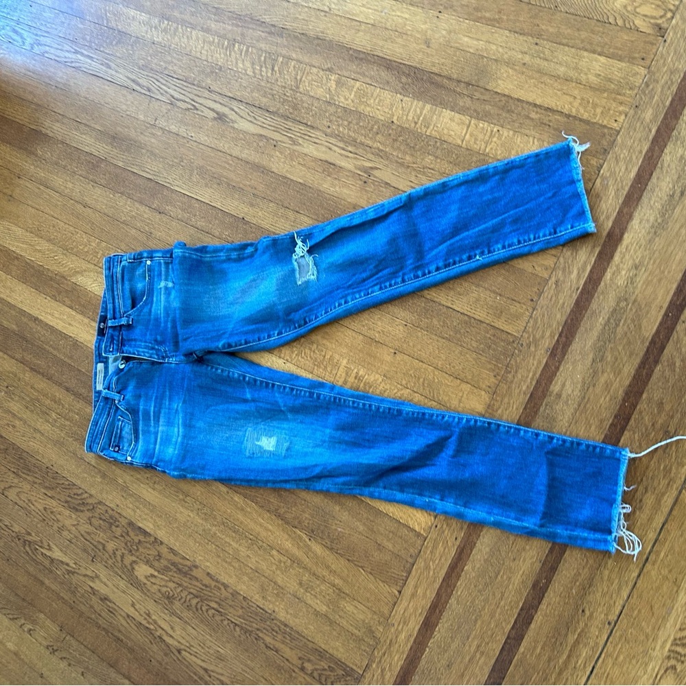 AG. The Stevie cuff. Slim straight jean in medium wash. Size 27. Barely worn